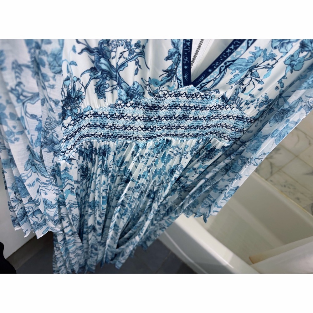 Alice + Olivia Sion Sunburst Pleated Maxi Dress Spring Sky Blue Floral Print 10 - Picture 9 of 16